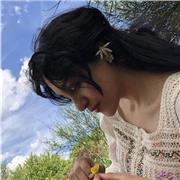 Si vous cherchez une professeure d’arts plastiques pour votre enfant, veuillez me contacter!